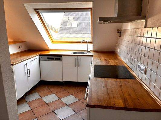 Küche mit Abstellraum