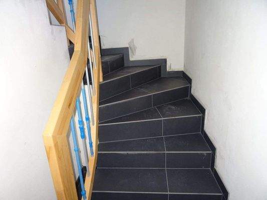 KG: Treppe zum EG