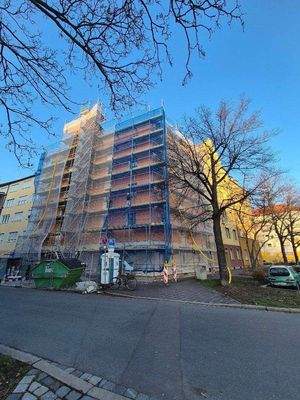 Gebäude erhält eine Fassadendämmung