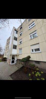 Eingang zum Gebäude.jpeg