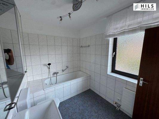 Hauptbad - 2. Ansicht.JPG