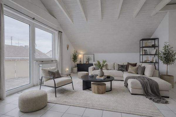 Wohnbereich mit virtueller Einrichtung