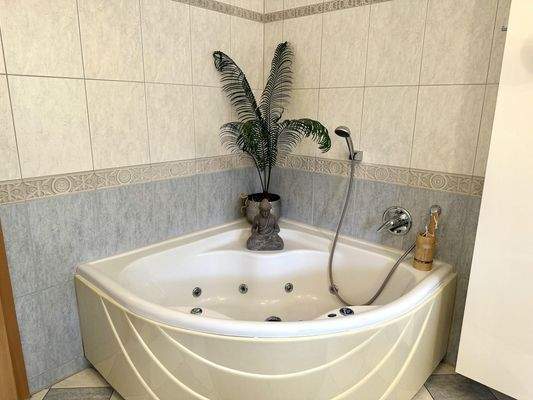 Badewanne im Tageslichtbad