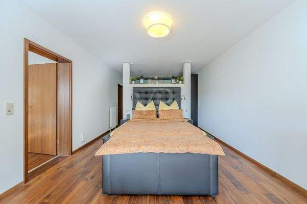 Schlafzimmer mit Ankleide