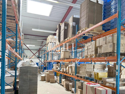 Innenansicht Halle - JLL