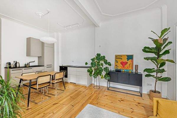 Wohnzimmer mit Wohnküche