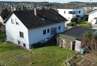 dji fly Außenansicht mit Garten