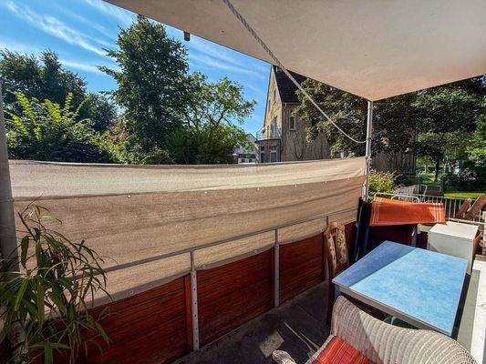 Eigener Süd/Ost Balkon