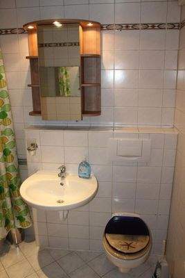 Einliegerwohnung Badezimmer 2