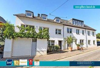 Großzügiges Wohnhaus mit vermietetem Anlageobjekt