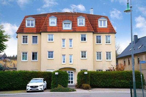 Außenansicht Eingang Straßenseite