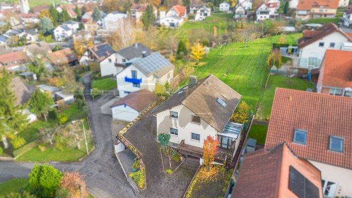 Neuweier-Dalbergstraße-Drohnenaufnahme-1haus-baden-baden-neuweier-wolf-immobilien-aussenansicht