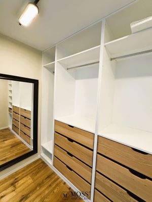 Begehbarer Kleiderschrank 