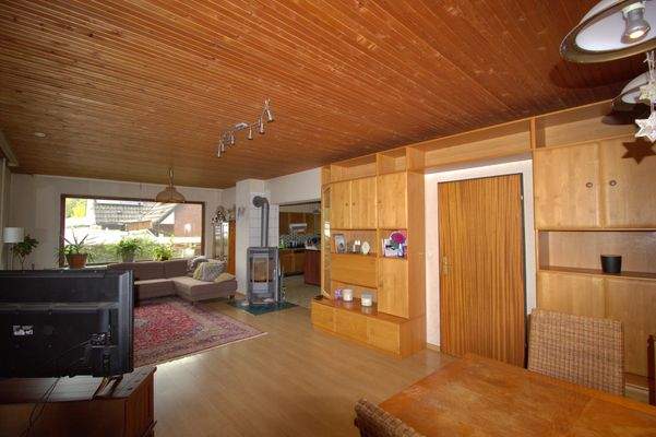 Wohnzimmer mit Blick zur Küche