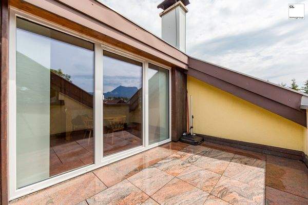 Geräumige Terrasse westseitig und sonnig