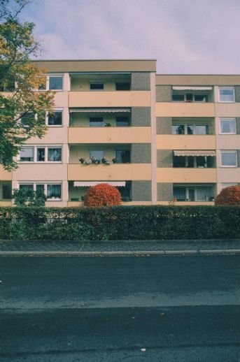 Angenehme Eigentumswohnung mit Balkon u. Tiefgaragenstellplatz