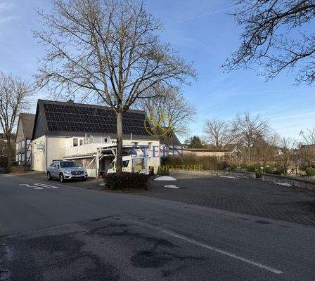 Blick seitlich mit Auffahrt