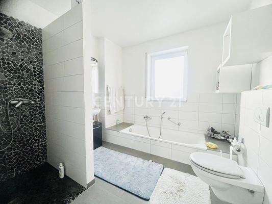 Tageslichtbad - schnelle Dusche oder Entspannungsbad