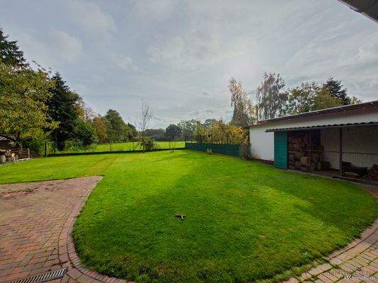 Garten mit Blick ins Grüne