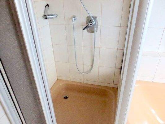 Dusche auch mit dabei