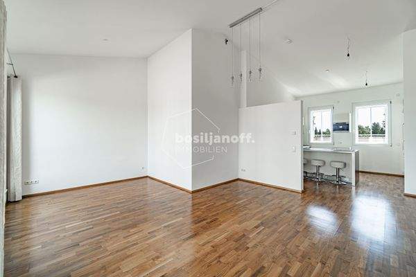 Blick zur Küche vom Wohn-/Esszimmer