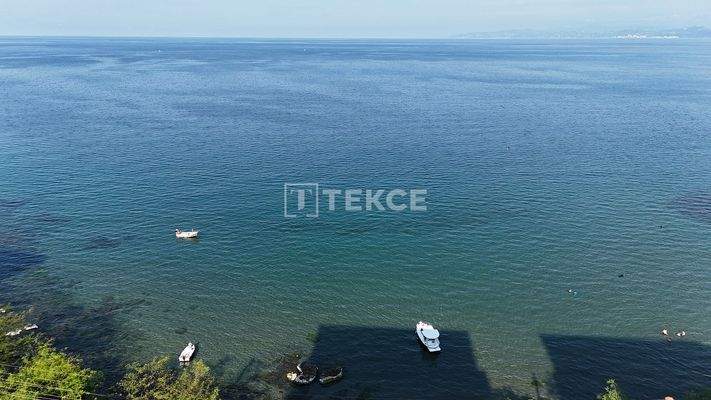 3-Bedroom Apartments in New Building in Trabzon Konakonu