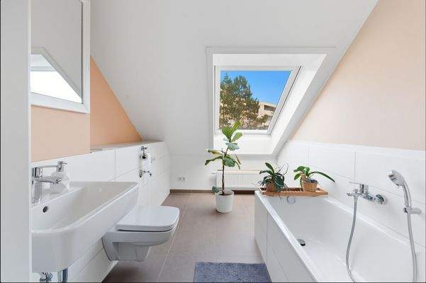 Bad 2.OG mit Badewanne