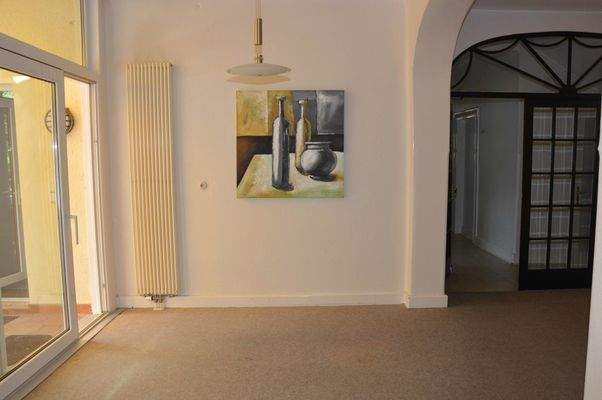 Der Essbereich mit Ausgang auf die überdachte Terr