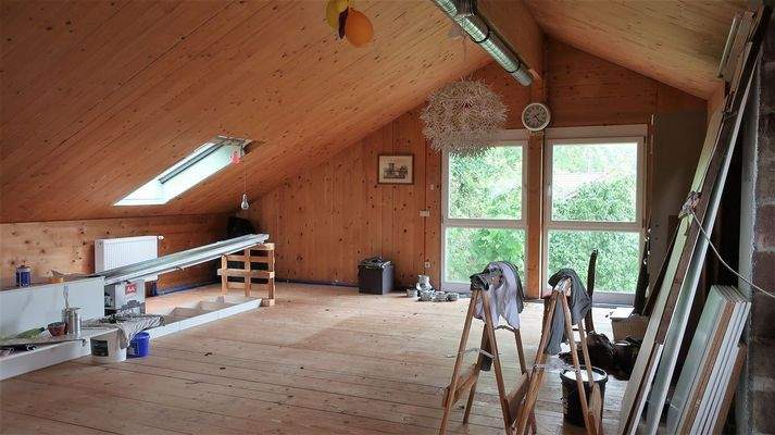 neu eingerichtetes Dachgeschoss