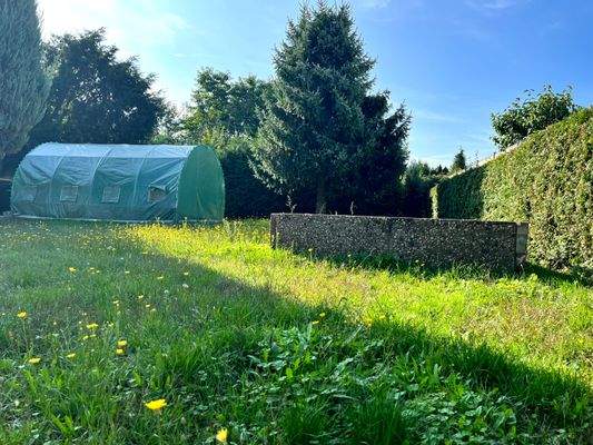 herrlich großer Garten