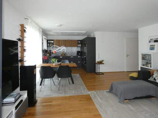Wohn- Ess- und Küchenbereich