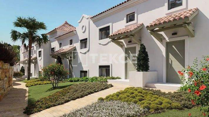 Townhouses in Estepona with Exclusive Pools and Gardens