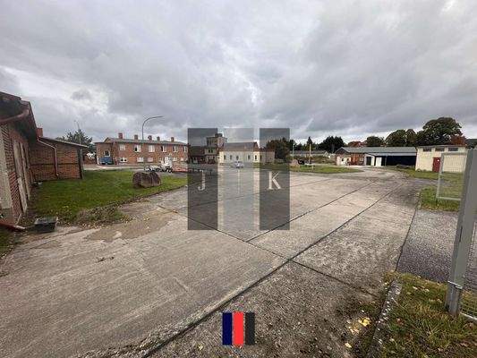 Befestigte Freifläche 1