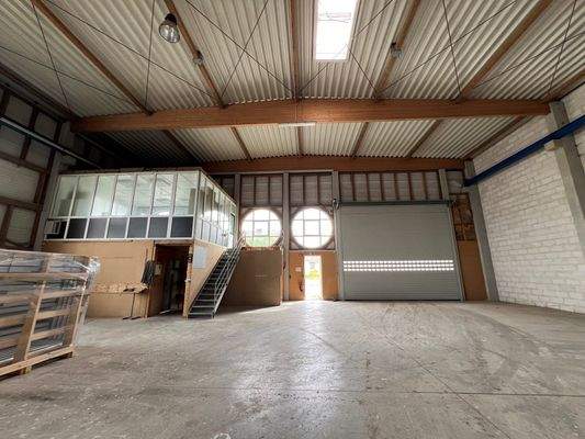 Halle innen von Nordseite