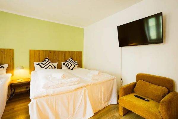 f14206a0-f019-42f2-b9d7-46a9c8e2a08e