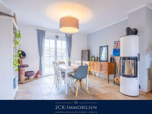 Essbereich mit Kamin