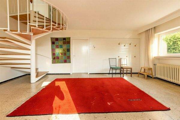 große und helle Diele im UG