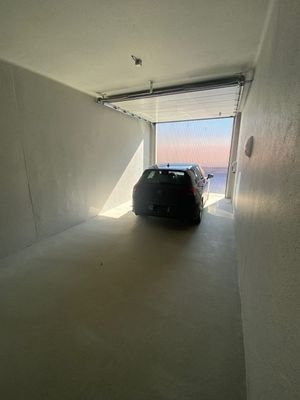 Auto in Garage