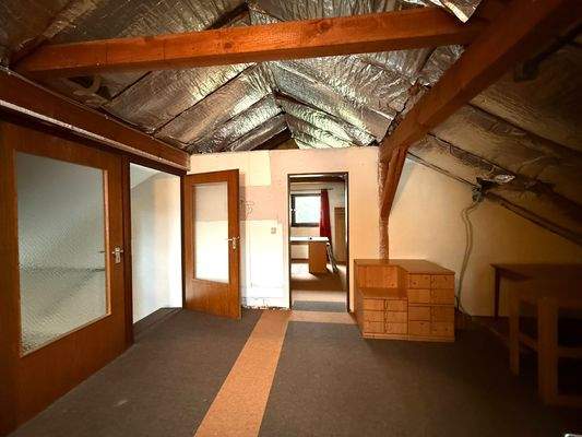 Dachboden vorbereitet zum Ausbau