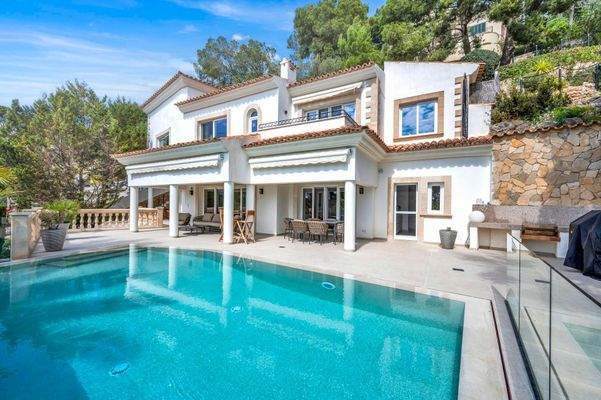 Sea view villa for sale in Costa den Blanes