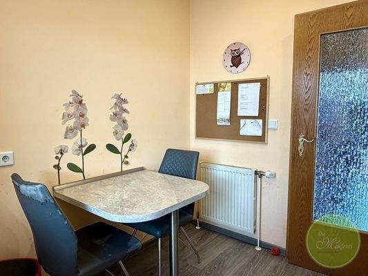 ... gemütlicher und praktischer Sitzecke.