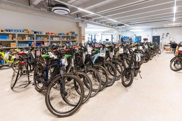 sauber strukturierte Werkstatt 