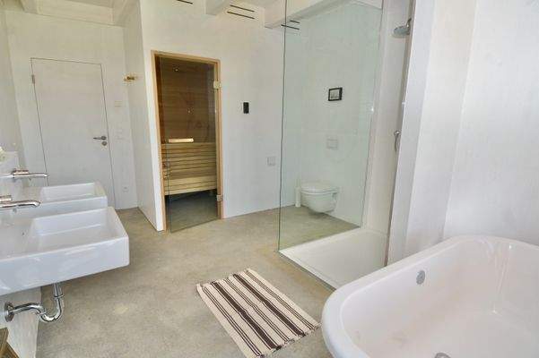 Bad EG mit Sauna
