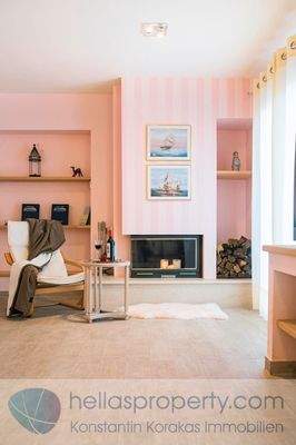 6-3 Master Bedroom - Τζάκι