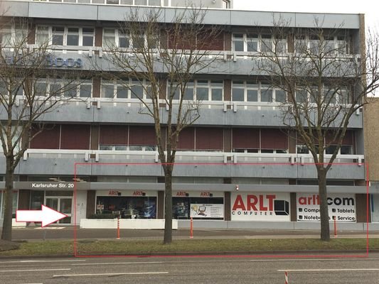 direkt an der B10