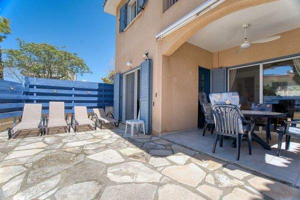 680760-detached-villa-for-sale-in-kato-paphos-univ