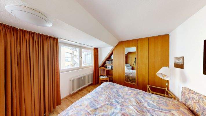 ... mit Einbauschrank ...