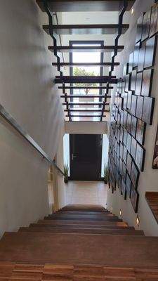 Treppe zur Erschließungsebene