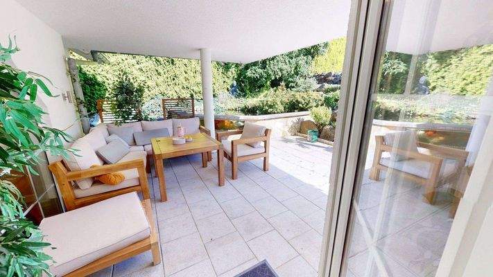 überdachte Terrasse