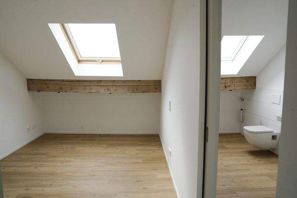 Schlafzimmer und Bad